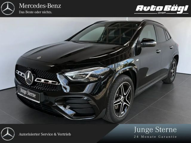 Mercedes-Benz GLA 250 e AMG Line/Night/Distr/Totw/Multibeam Navi/Distronic/Keyless-Go/Keyless-Go Komfort Paket/Styling/Autom./Klima/LED 2025 Hybride / Benzine