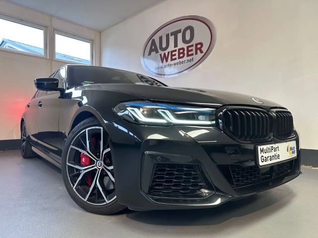 BMW 550 I A X DRIVE*LEDER*NAVI*GSD*HEAD UP*STDHZ*LED 2022 Benzine