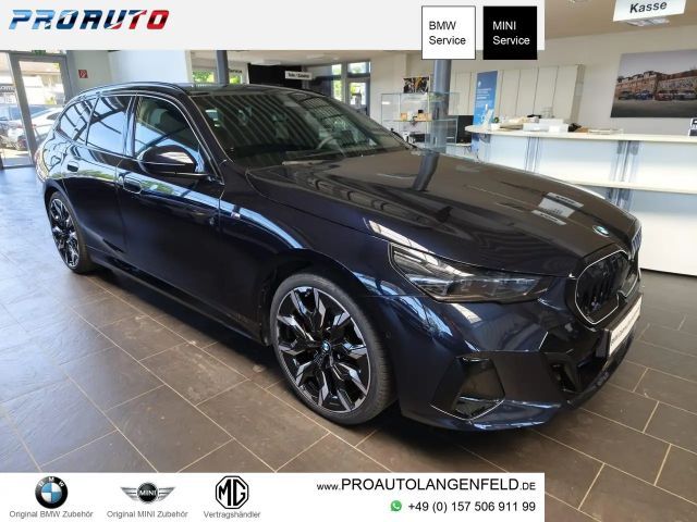 BMW 520 i M Sport Pro Tour. AHK/LHZ/Pano/360°/B&W/21" 2025 Benzine