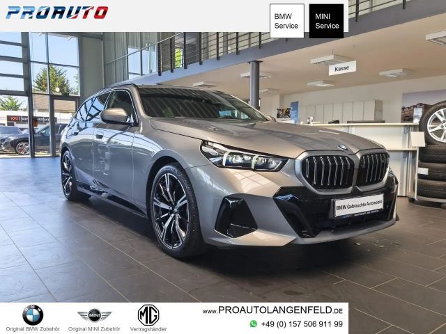 BMW 520 i M Sport Tou HK/Dr.As+/360°/20"Alu/AHK/HUD 2026 Benzine
