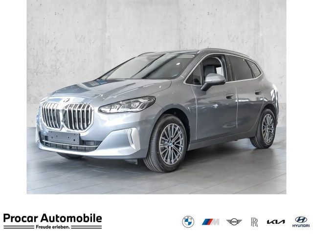 BMW 220 i Active Tourer Luxury Line ACC AHK RFK NAVI 2026 Benzine