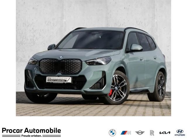 BMW iX1 xDrive30 M Sport Pro HuD+Pano+AHK+H/K+KZG+Aktivsit 2025 Elektrisch