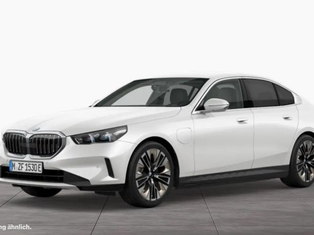 BMW 530 e Lim. Adp.LED DrivAssProf HarmKar 360° 2024 Hybride / Benzine
