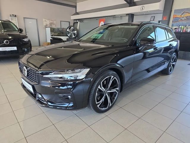 Volvo V60 B4 Plus Dark ACC BLIS Leder Kamera 19Zoll 2024 Benzine