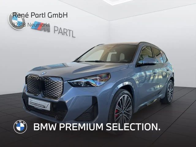 BMW iX1 xDrive30 M-Pro ACC 360° Pano AHK HUD H/K 2025 Elektrisch