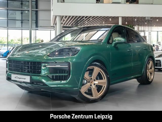 Porsche Cayenne GTS Coupe FnW:Avocadogrün Beif.Display InnoDrive 2026 Benzine