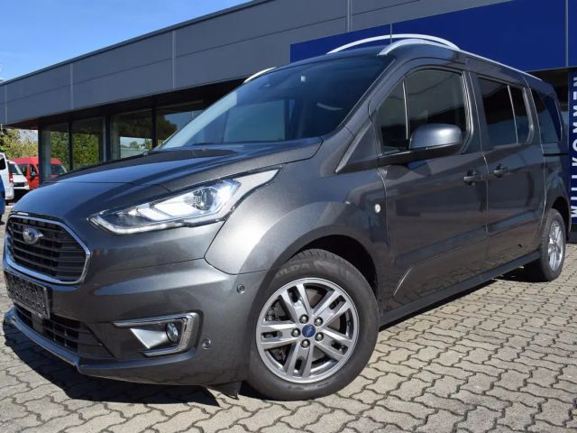 Ford Grand Tourneo