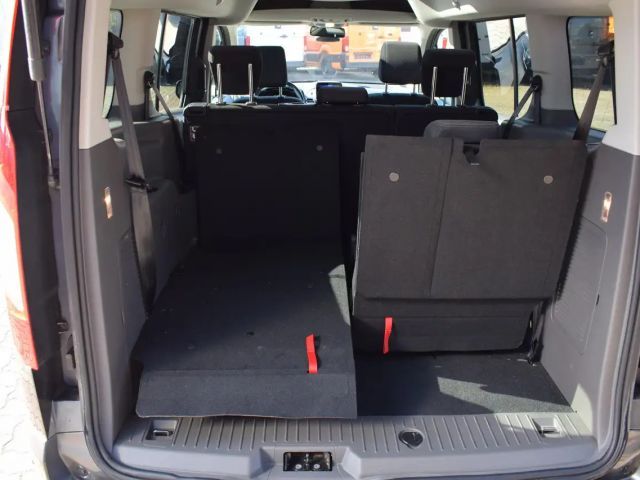 Ford Grand Tourneo