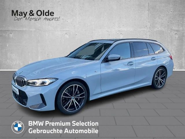 BMW 330 i xDrive Touring M Sportpaket HUD StandHZG Pano Na 2023 Benzine
