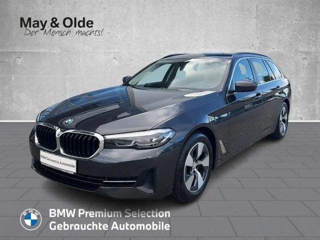 BMW 520 i Touring AHK Navi Digi-CP LED el.HK T-Leder  Appl 2022 Benzine