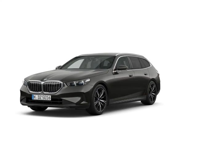 BMW 520 i Touring Sportpaket AHK-klappbar Navi Digitales C 2026 Benzine
