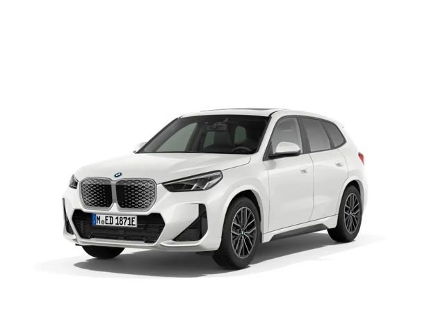 BMW iX1 xDrive 30 Sportpaket HUD AD El. Panodach Panorama 2023 Elektrisch