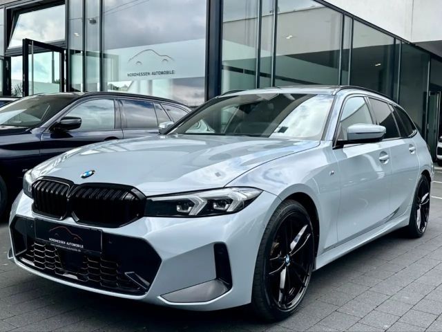 BMW 320 i Touring M Sport | Panorama | 360° | AHK 2025 Benzine