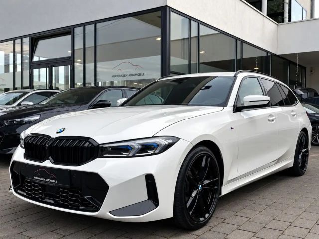 BMW 320 i Touring M Sport | Panorama | 360° | AHK 2025 Benzine