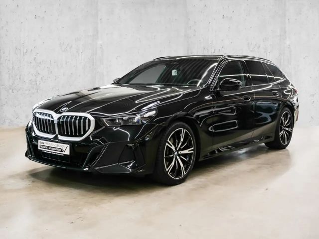 BMW 520 iA Touring M SPORT 20'' AHK STANDHZG SITZLÜFT 360° 2026 Benzine
