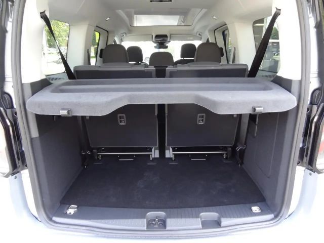 Ford Grand Tourneo