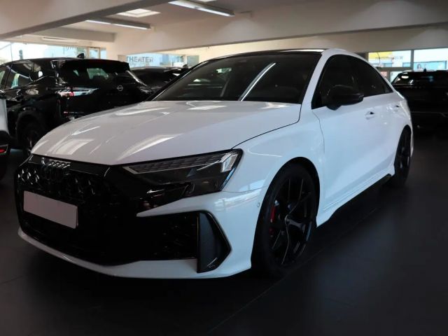Audi RS3 Limousine 2.5 Pano Schalensitze Carbon 1.Hd 2025 Benzine