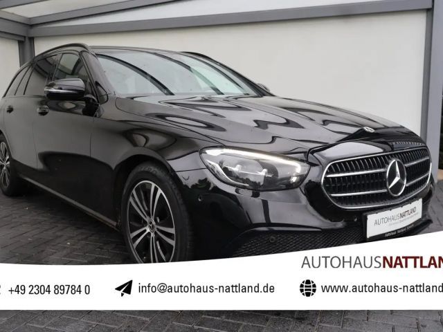 Mercedes-Benz E 200 T Avantgarde Night RFK LED DAB Widescreen 2021 Benzine