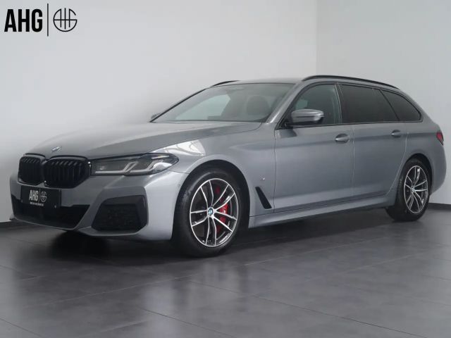 BMW 540 i xDrive Touring M Sport Pro Paket SHADOW 2023 Benzine