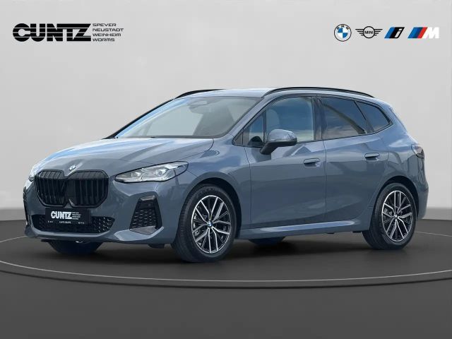 BMW 220 i Active Tourer M Sportpaket Head-Up HK HiFi 2026 Benzine