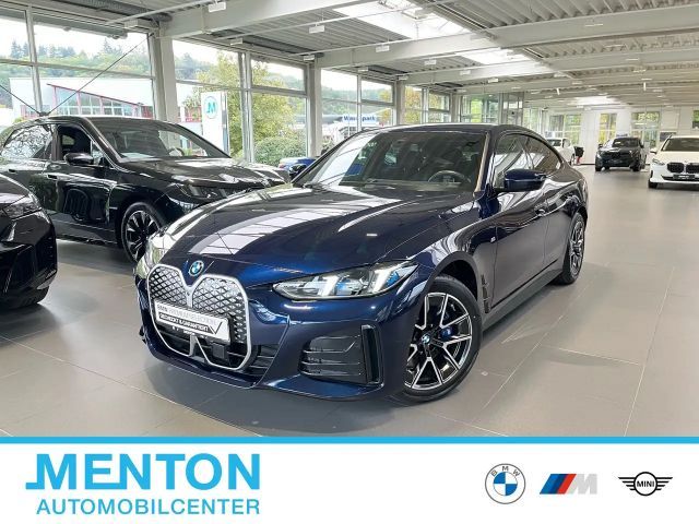 BMW i4 eDrive40 M Sportpaket 18"/HuD/adapt.LED/Komfzg./Hi 2025 Elektrisch