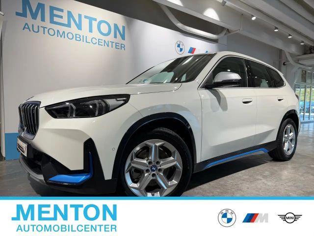 BMW iX1 xDrive30 (ab 2022) xLine Head-Up DAB LED 2023 Elektrisch