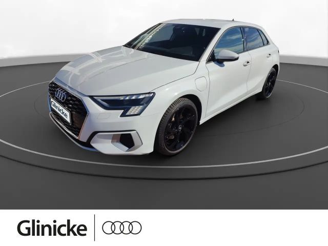 Audi A3 40 1.4 TFSI e-tron advanced Matrix 2024 Hybride / Benzine