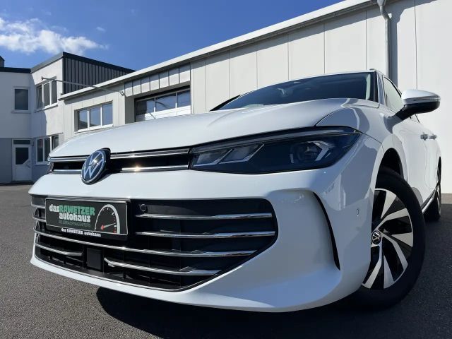 Volkswagen Passat Variant 1.5 TSI DSG Business 169€ m.20% Anz. HeadUp Navi 2024 Benzine