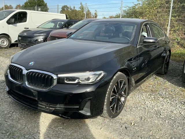 BMW 530 e Leder R.Cam Navi dig.Cockpit SHZ LED DAB 2022 Hybride / Benzine