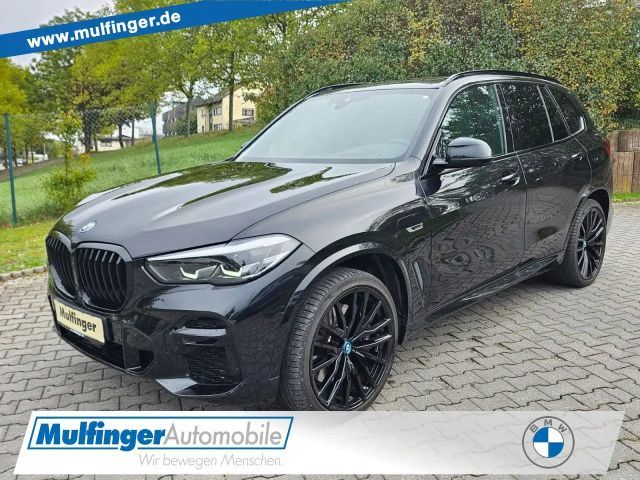 BMW X5 x45e M Sport Leder PanoD.HUD KomfSitz AHK 22" 2022 Hybride / Benzine