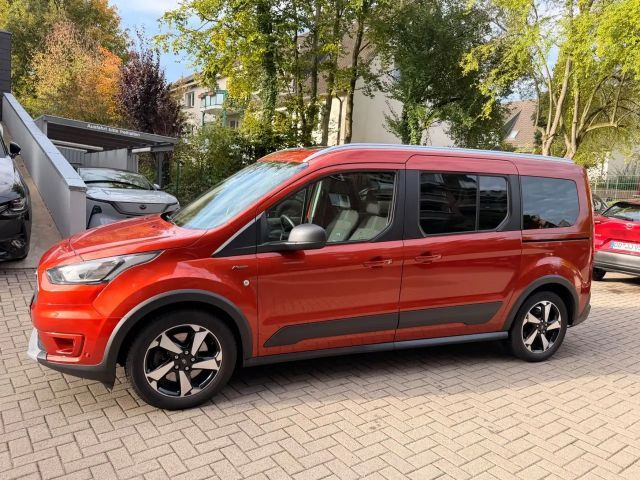 Ford Grand Tourneo
