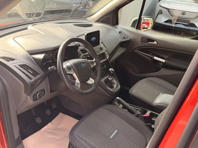 Ford Grand Tourneo