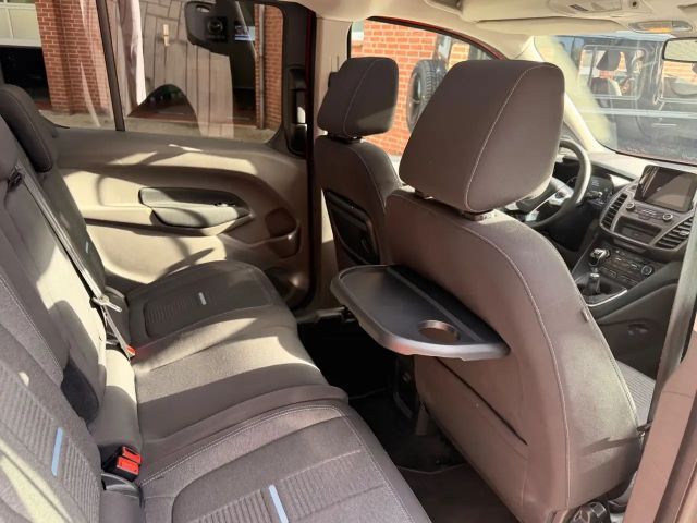 Ford Grand Tourneo