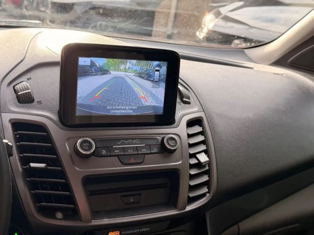 Ford Grand Tourneo