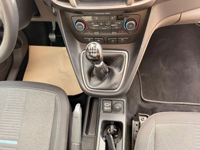 Ford Grand Tourneo