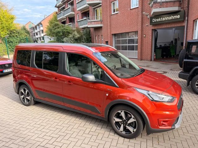 Ford Grand Tourneo