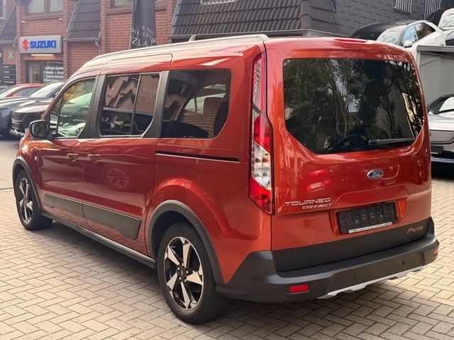 Ford Grand Tourneo