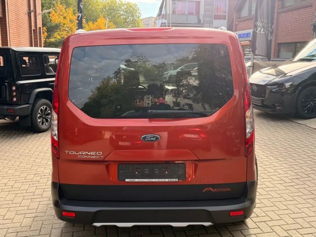 Ford Grand Tourneo