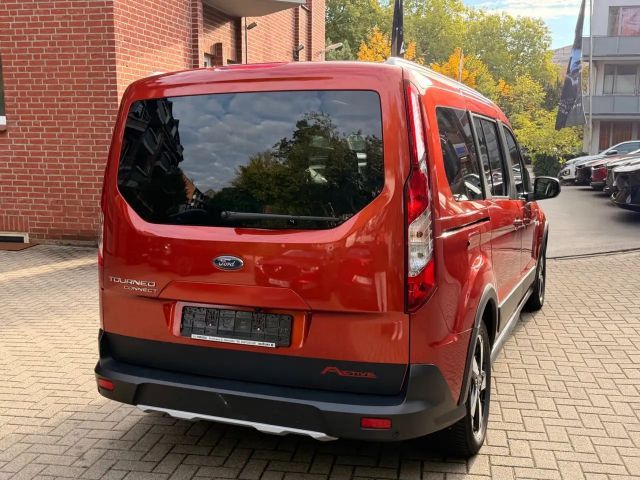 Ford Grand Tourneo
