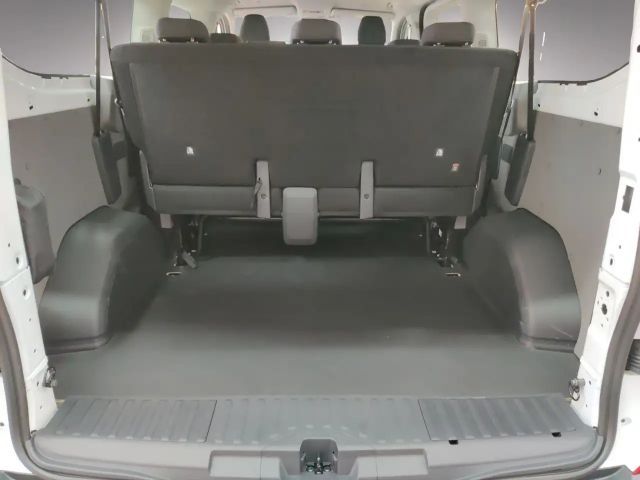 Volkswagen T7 Kombi
