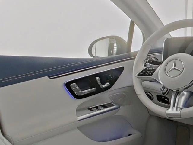 Mercedes-Benz EQE 300