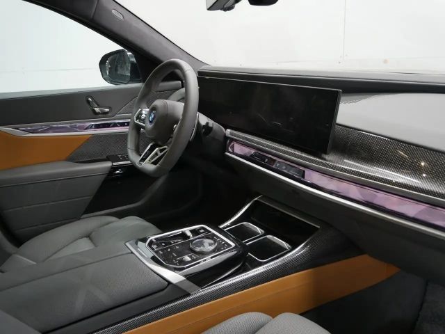 BMW 750