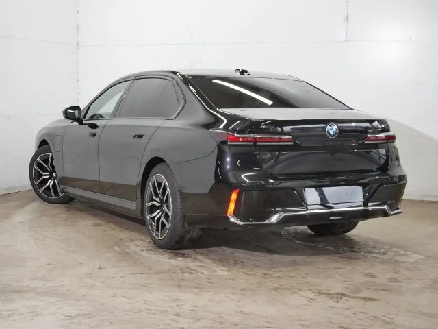 BMW 750