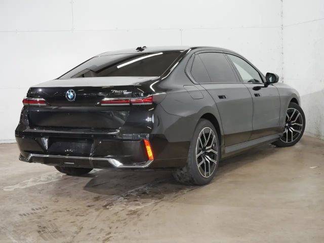 BMW 750