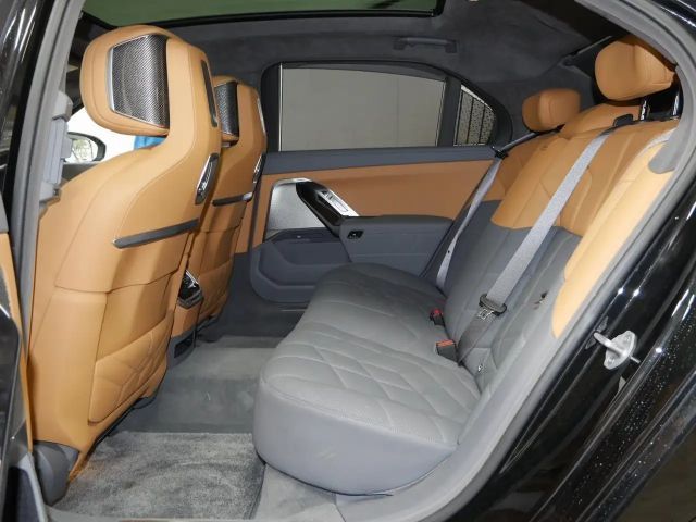 BMW 750