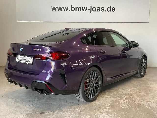 BMW 235