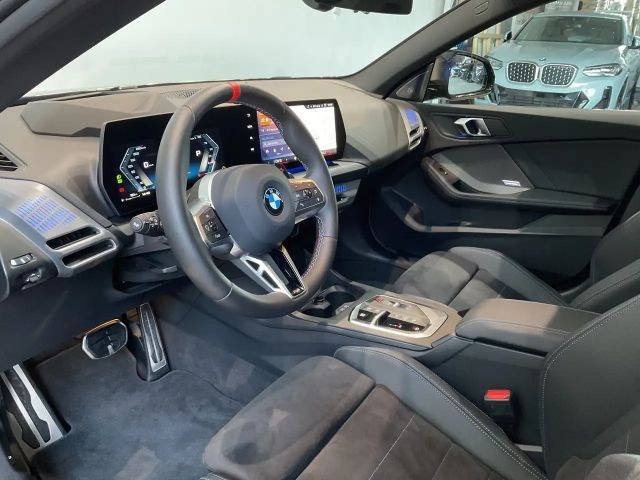 BMW 235