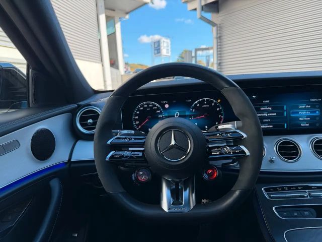 Mercedes-Benz E 63 AMG