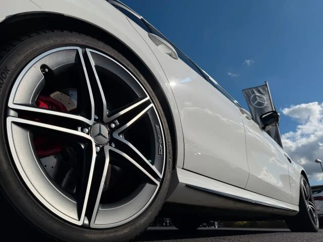 Mercedes-Benz E 63 AMG