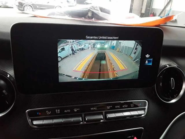 Mercedes-Benz V 220